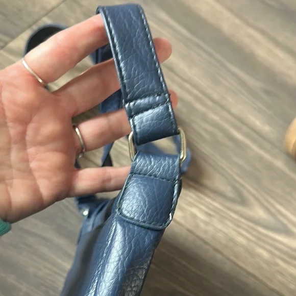 Navy Leather Crossbody Bag - Picture 4 of 8